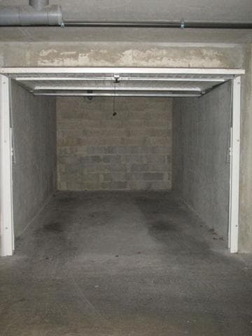 Parking/Box à louer à MARSEILLE – photo 1