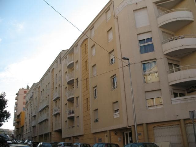 Parking/Box à louer à Marseille – photo 1