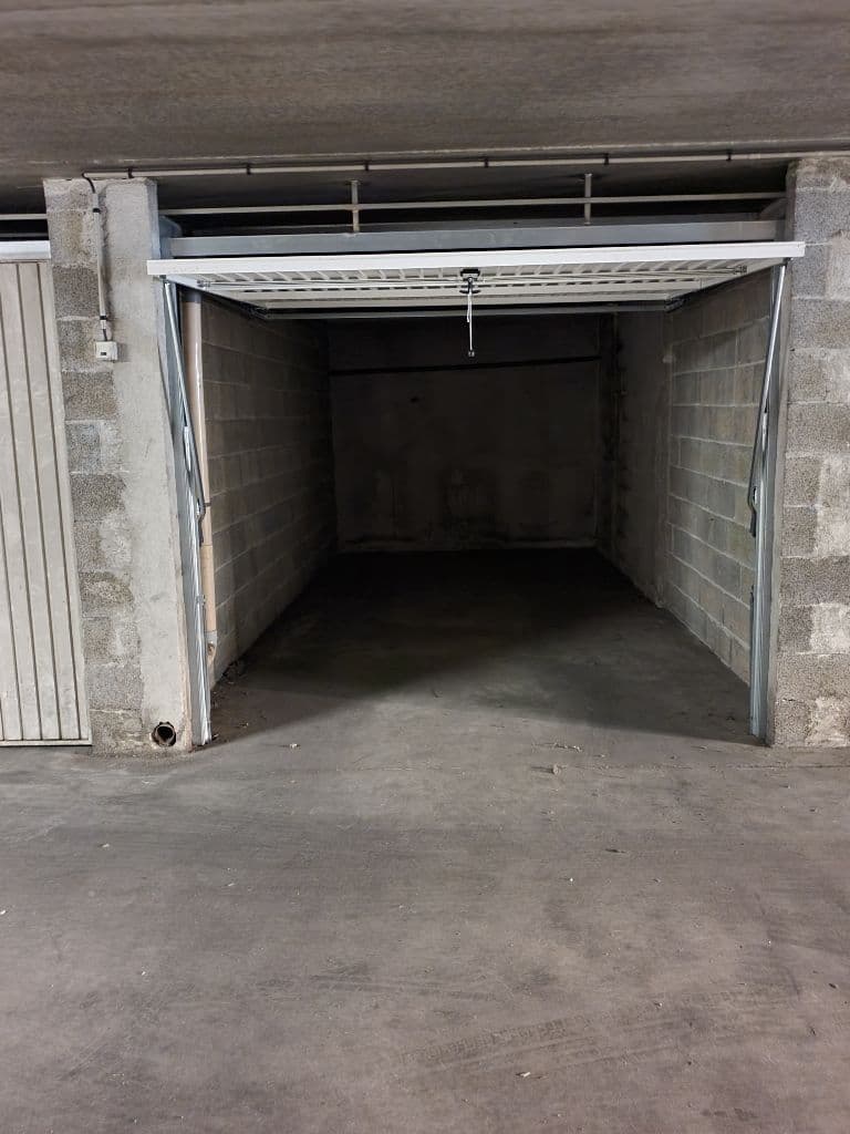 Parking/Box à louer à Marseille – photo 1