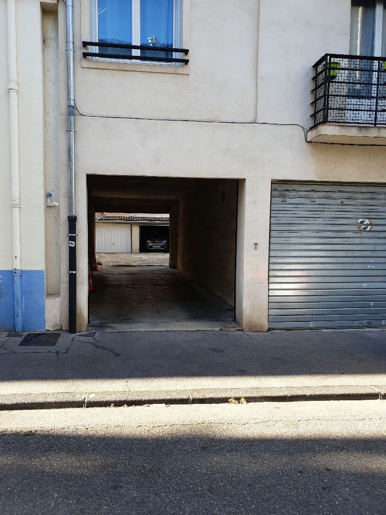 Parking/Box à louer à Marseille – photo 1