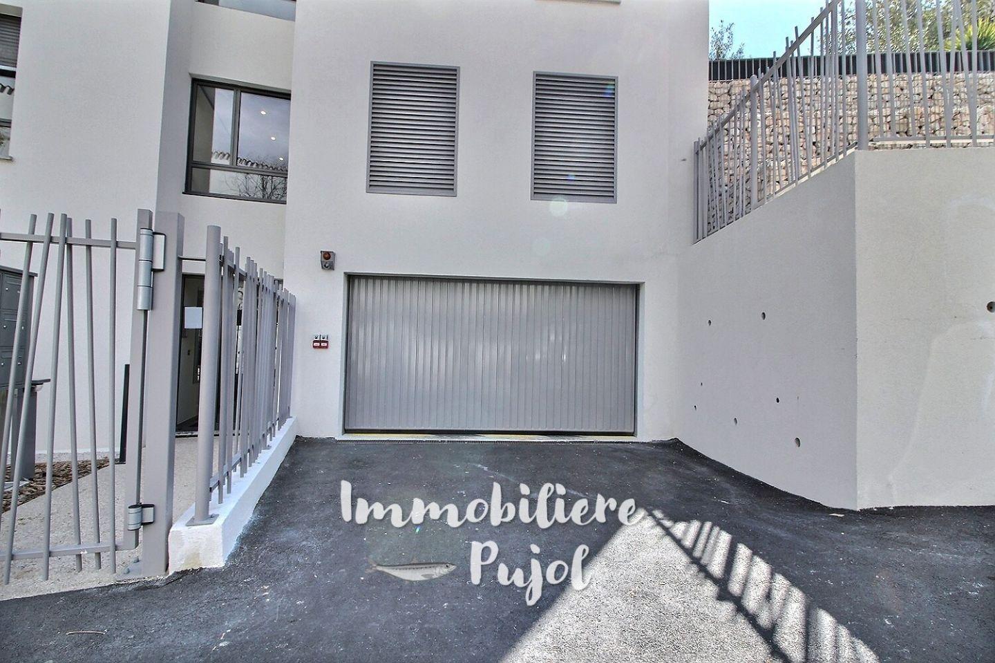 Parking/Box à louer à MARSEILLE – photo 1