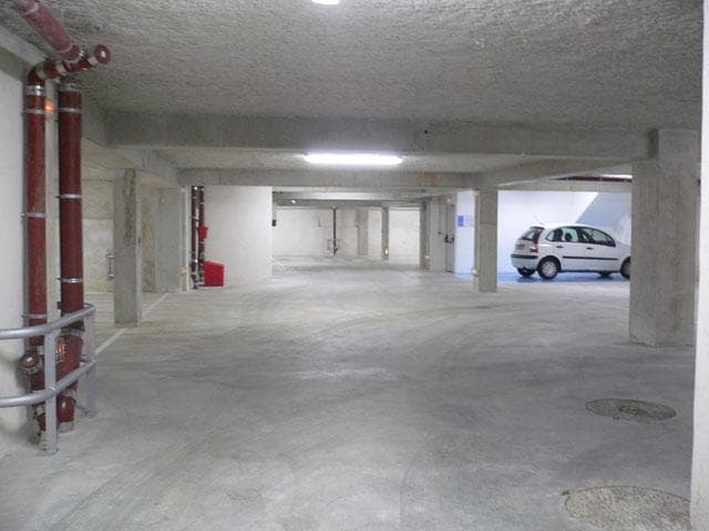 Parking/Box à louer à MARSEILLE – photo 1