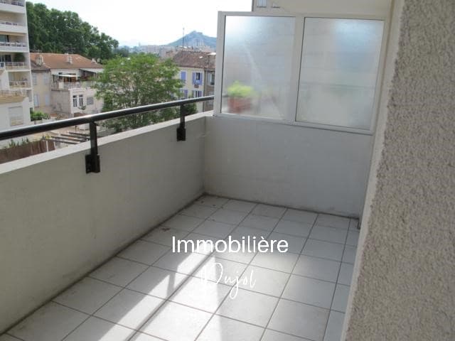 Appartement T2 à louer à MARSEILLE – photo 1