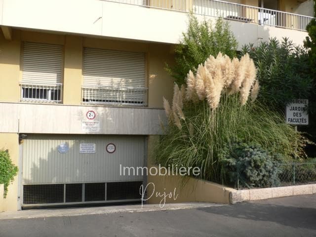 Bien à louer à MARSEILLE – photo 1