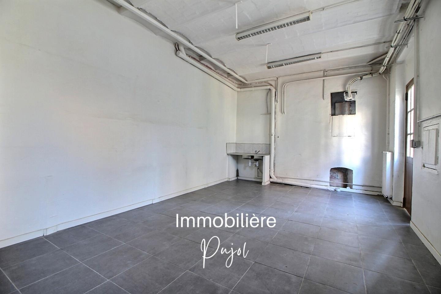 Local à louer à MARSEILLE – photo 1