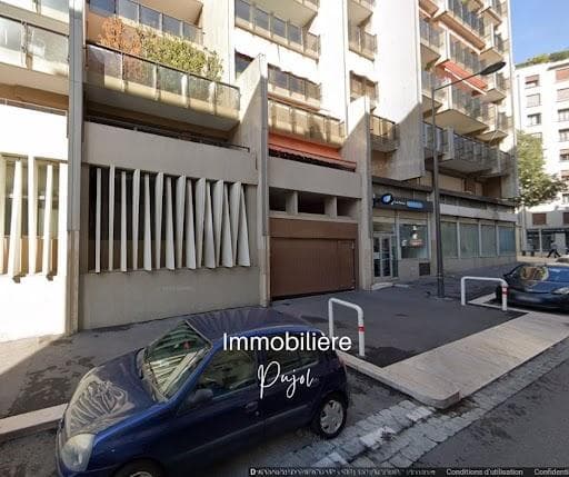Bien à louer à MARSEILLE – photo 1