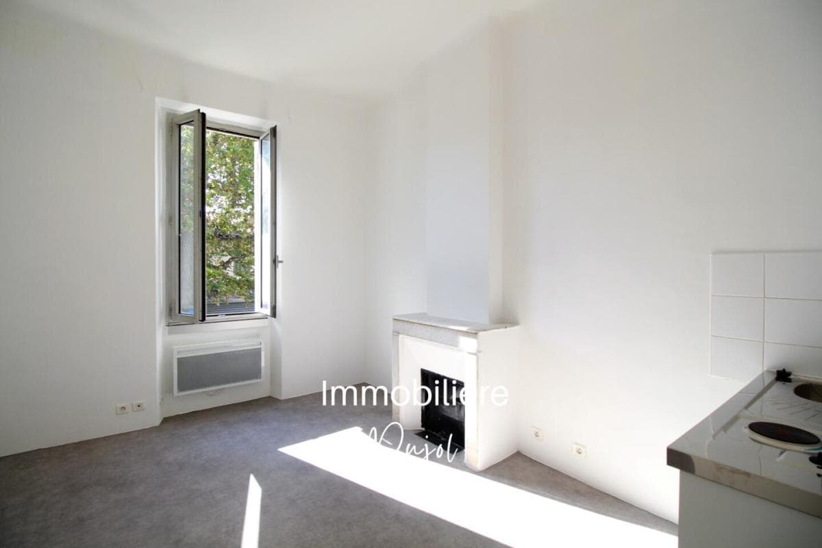 Appartement T2 à louer à Marseille 9eme Arrondissement – photo 1