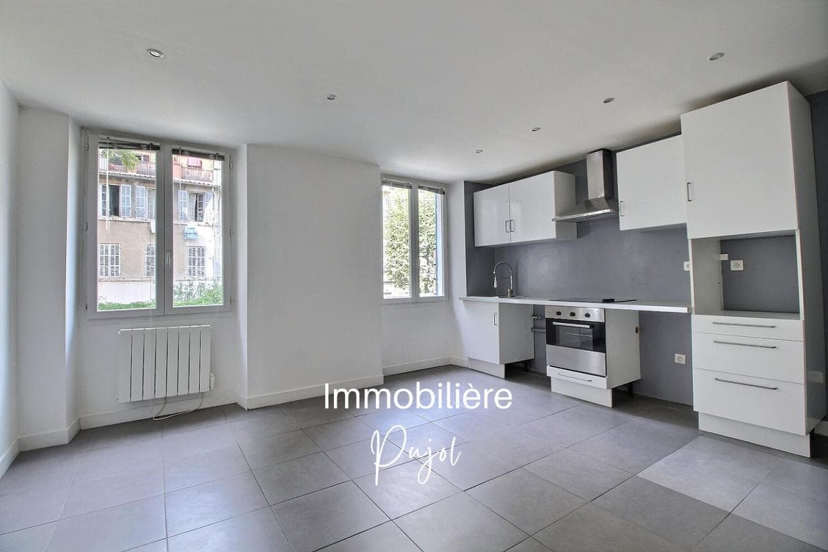 Appartement T2 à louer à Marseille 1er Arrondissement – photo 1