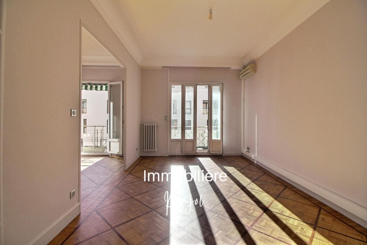 Appartement T2 à louer à Marseille 8eme Arrondissement – photo 1