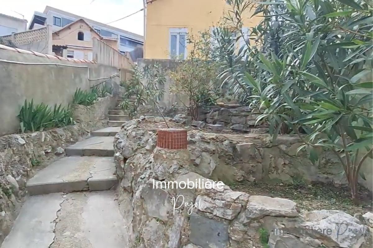 Villa à louer à Marseille 8eme Arrondissement – photo 1