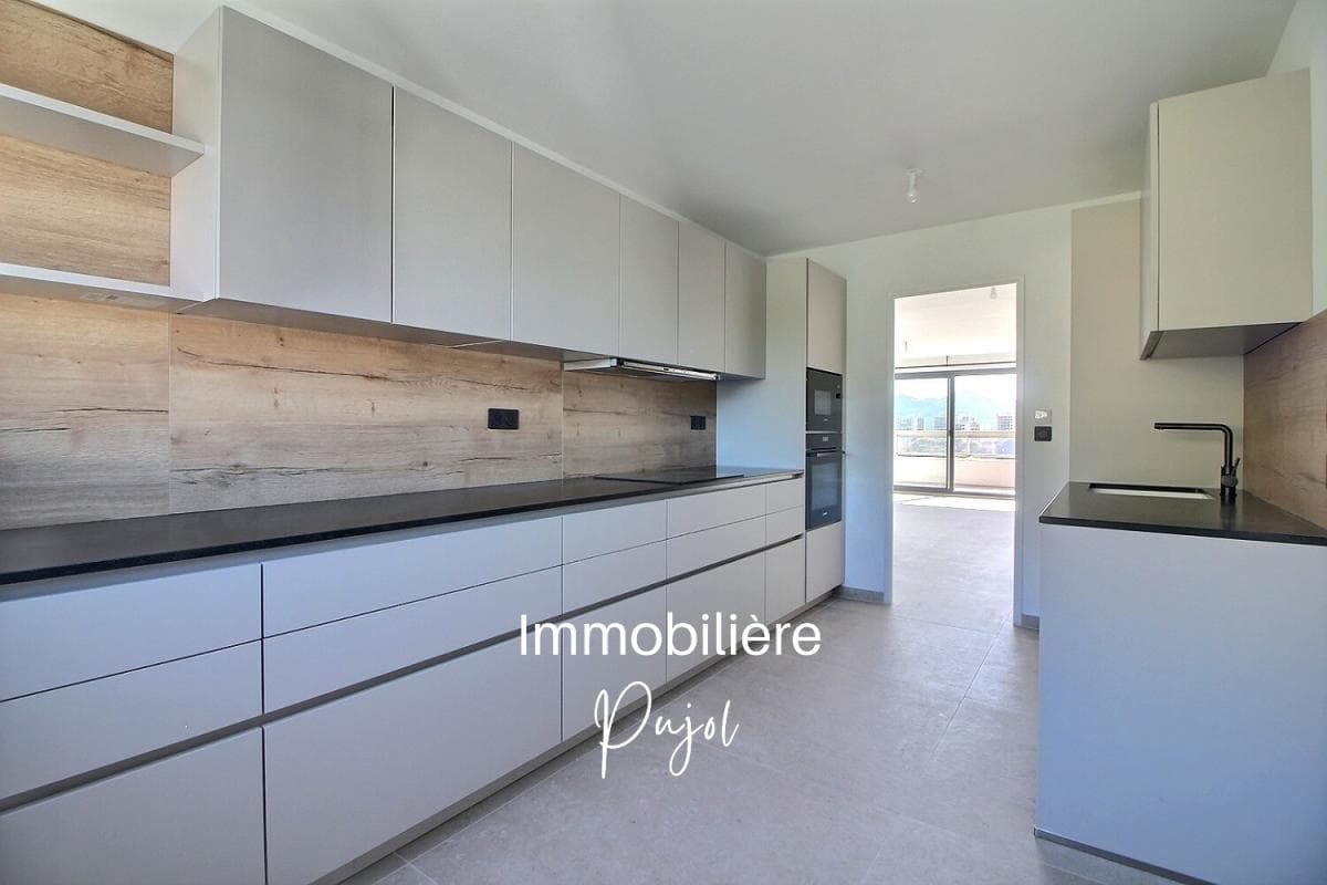Appartement T4 climatisé de 105 m² avec terrasse vue mer, piscine et parking - Marseille 9ème, Résidence Parc Berger Galatée – photo 4