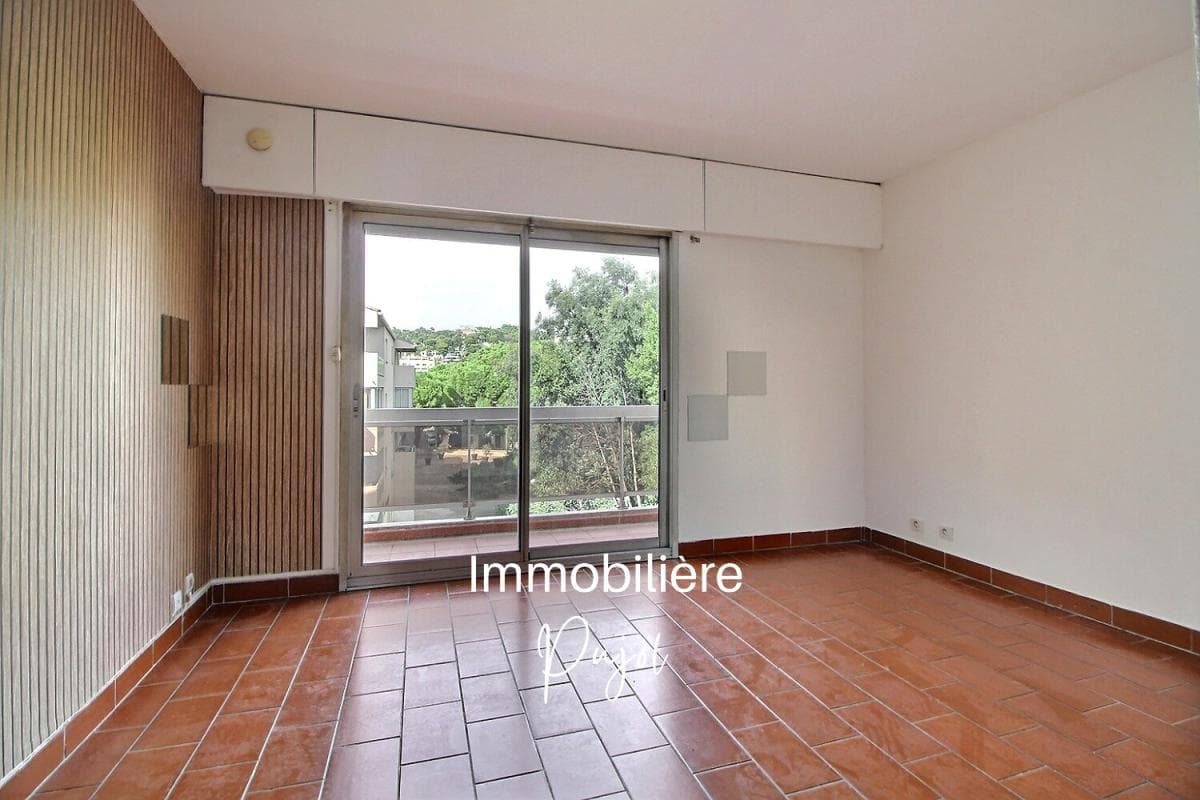 Plages du Prado  13008 - Type 1 avec balcon au calme , proche plages – photo 2