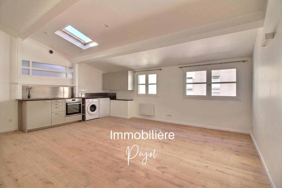 Périer / Prado Marseille 13008 - location T2 rénové et climatisé de 39 m²  -  dernier étage – photo 1