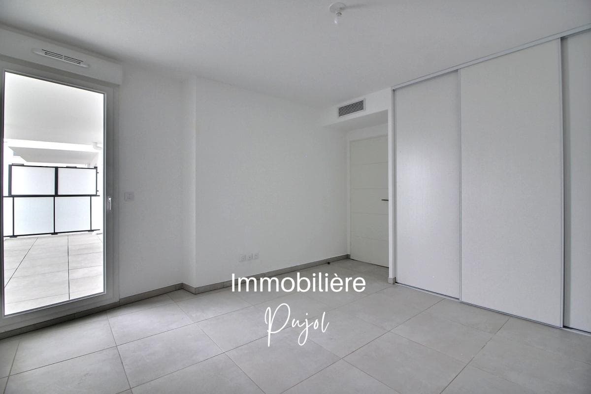 Vieille Chapelle - T2 de 46 m² avec terrasse et parking – photo 4