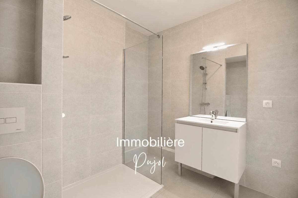 Vieille Chapelle - T2 de 46 m² avec terrasse et parking – photo 5