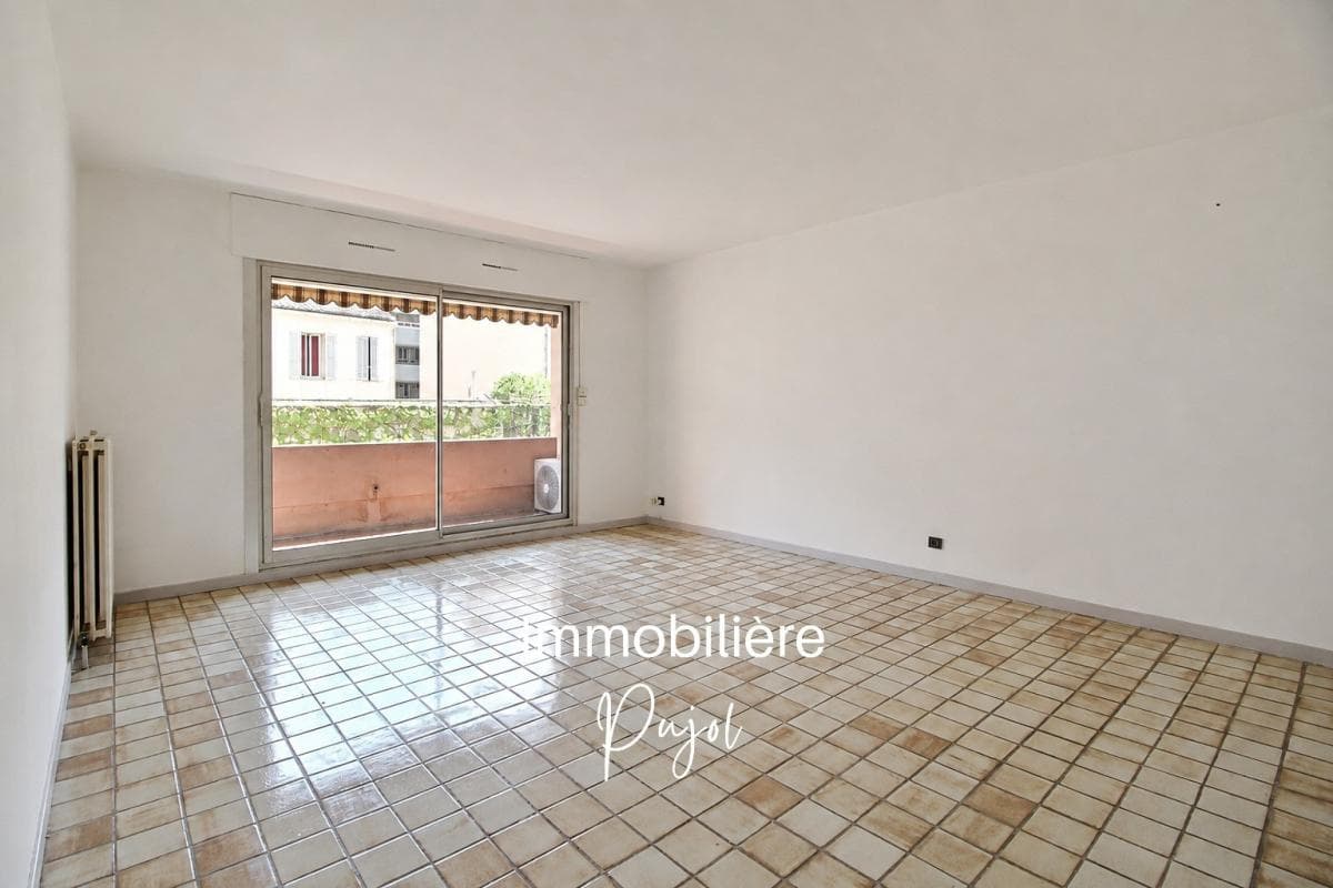 Secteur Prado/Rouet 13008 – Appartement T3 avec loggia et cave – photo 2