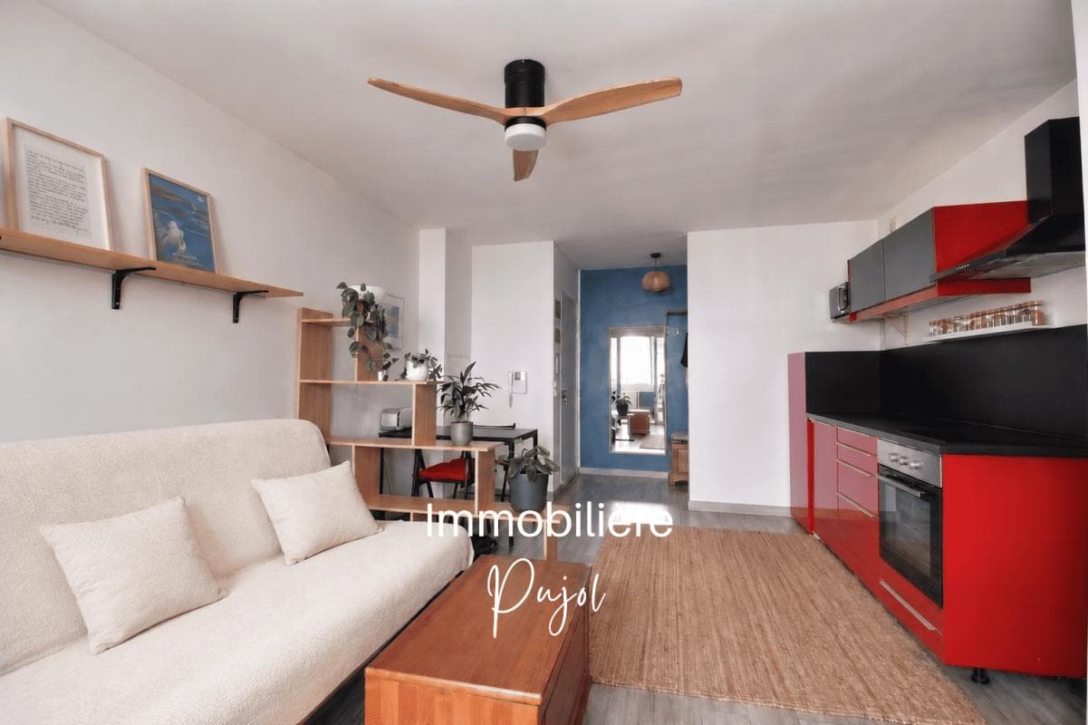 Joliette 13002 -  T2 meublé climatisé - stationnement et balcon – photo 2