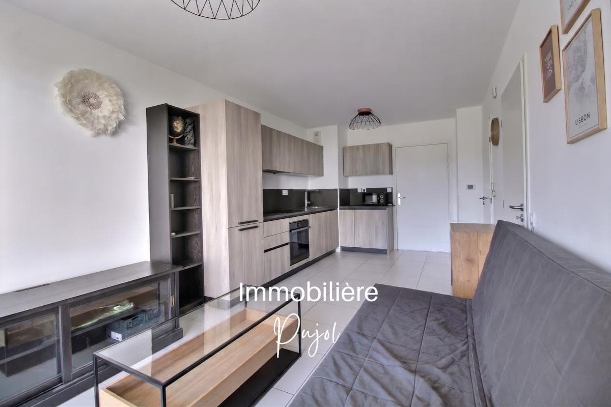 Mazargues 13009 - T2 meublé lumineux avec terrasse et parking – photo 3