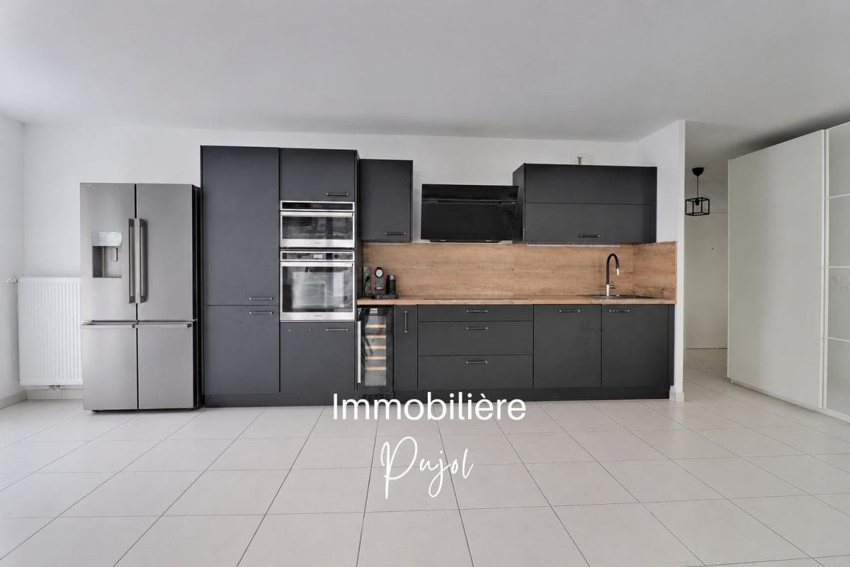 La Loubière - T4 avec jardin privatif, terrasse et deux garages – photo 4