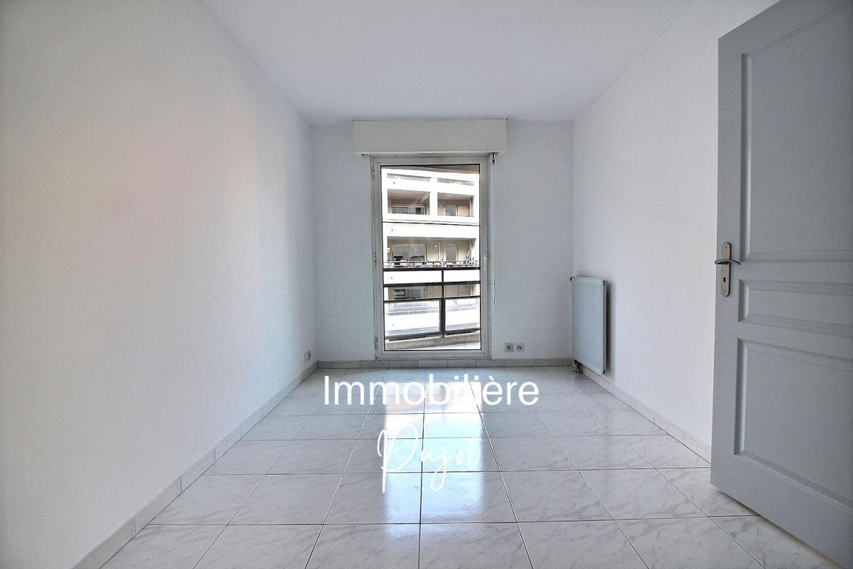 Castellane/Lodi 13006 - T2 avec balcon et parking – photo 6