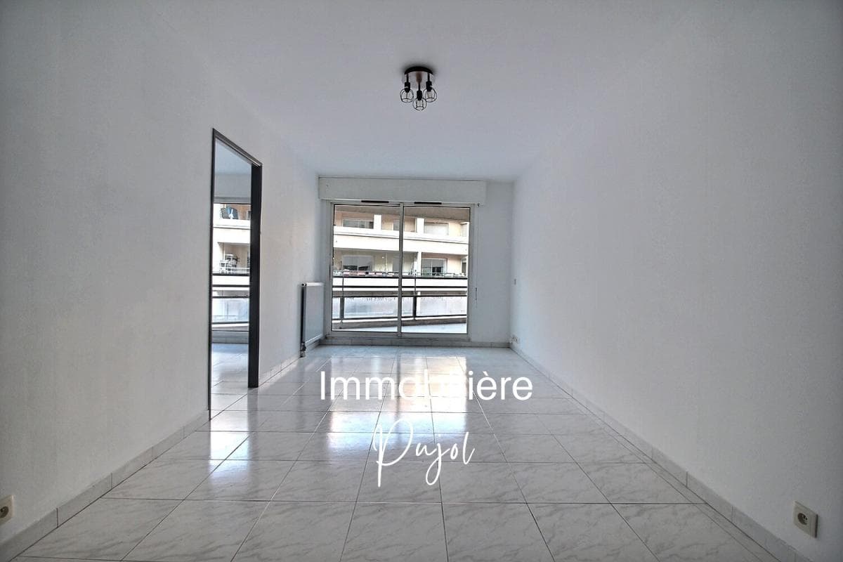 Castellane/Lodi 13006 - T2 avec balcon et parking – photo 4