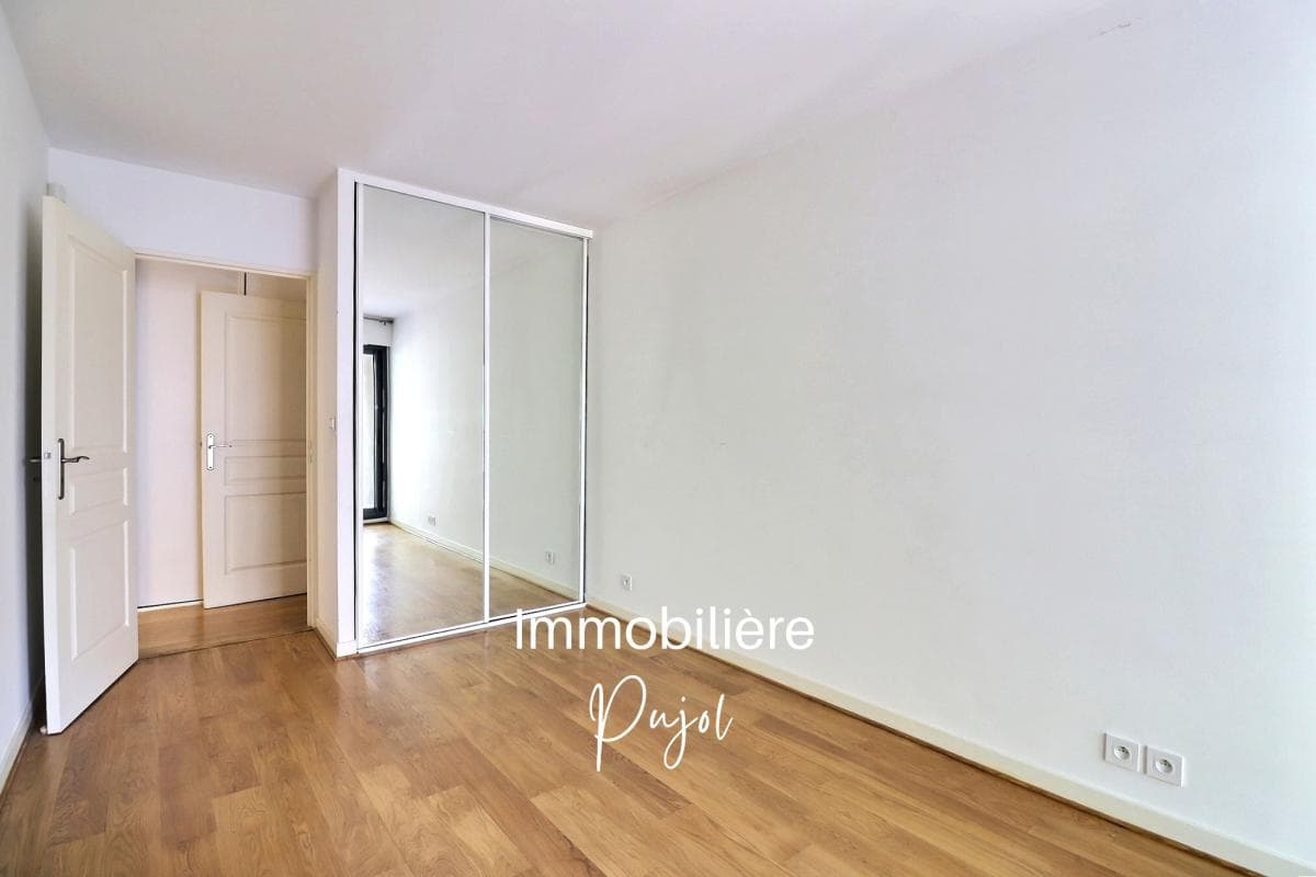 St Giniez 13008 - T3 traversant avec terrasse – photo 8