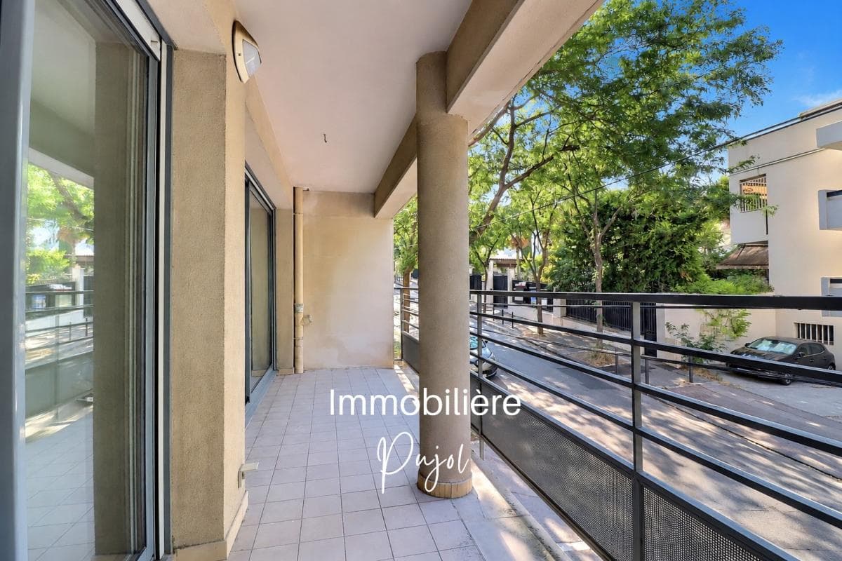 St Giniez 13008 - T3 traversant avec terrasse – photo 1