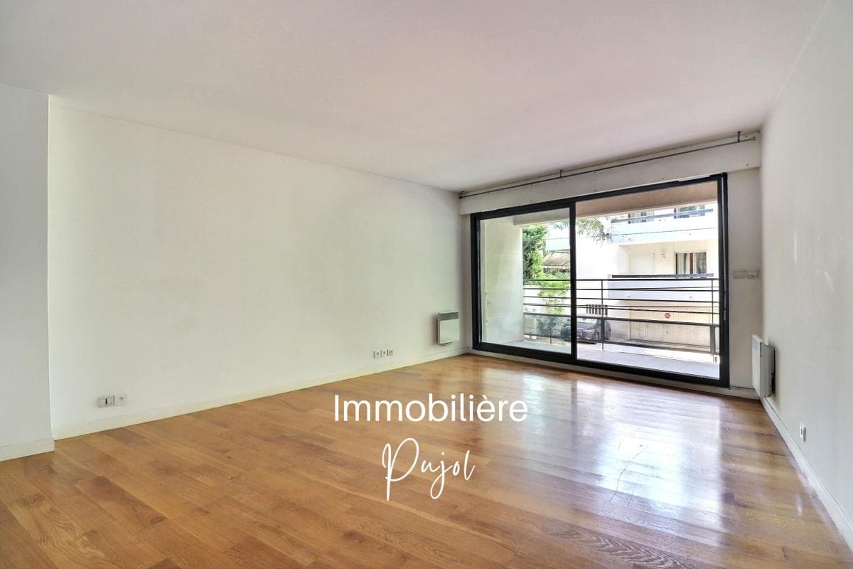 St Giniez 13008 - T3 traversant avec terrasse – photo 2