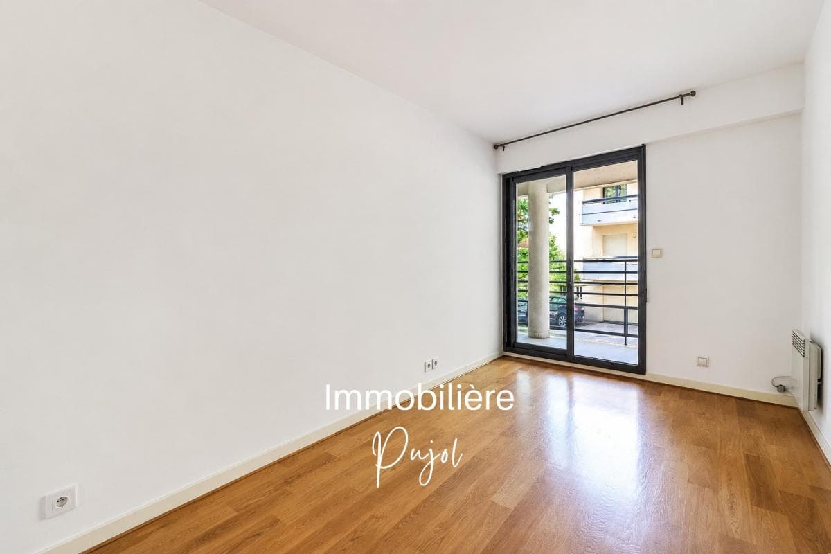 St Giniez 13008 - T3 traversant avec terrasse – photo 7