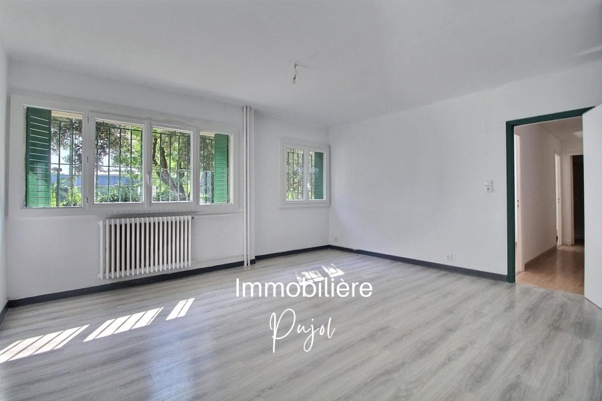 Si Giniez 13008 - T3 rénové, sur jardin au calme , proche métro – photo 2