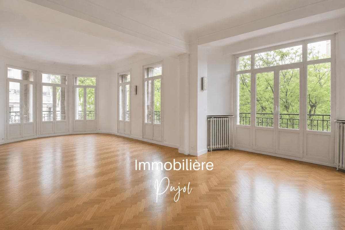 Lonchamp 13001 - T5 bourgeois, traversant et lumineux avec garage – photo 1