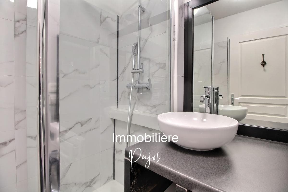 La pomme 13011 - T2 meublé, climatisé avec terrasse et parking – photo 5