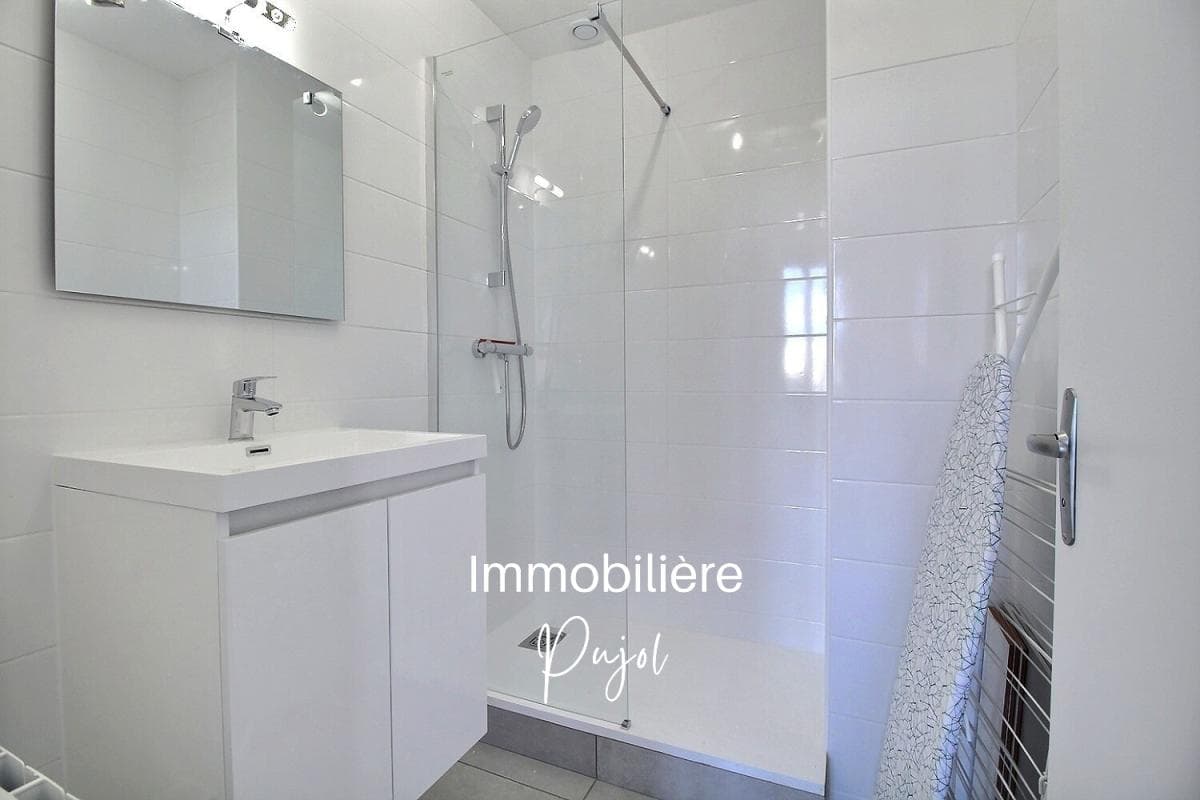 La Timone 13005 - T2 meublé, lumineux, dernier étage – photo 8