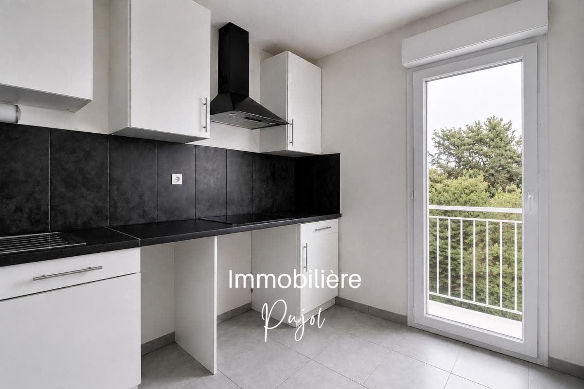 St Tronc / 13010 - T3 climatisé avec terrasse et garage double – photo 3