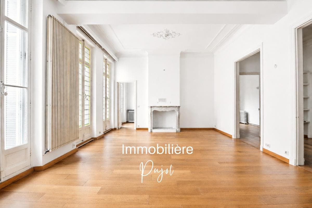 Longchamp / Réformés 13001 – Appartement T4 bourgeois  parqueté  avec cave – photo 1