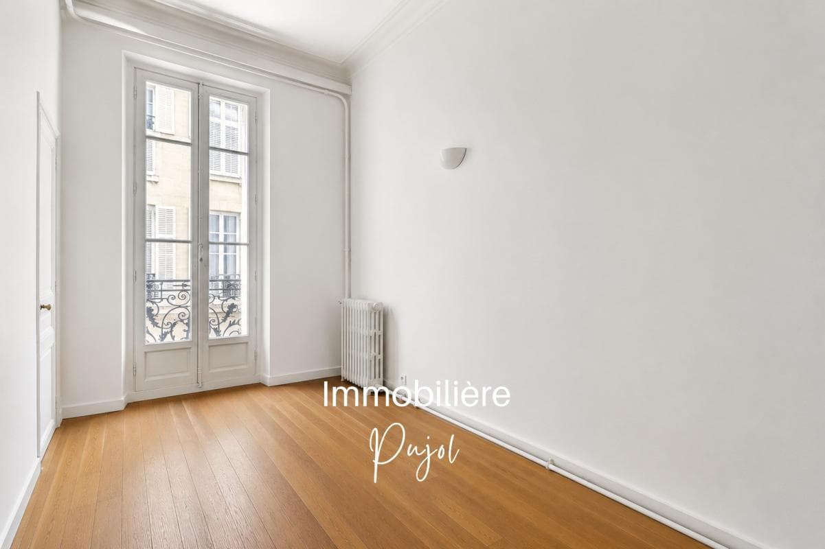 Longchamp / Réformés 13001 – Appartement T4 bourgeois  parqueté  avec cave – photo 7