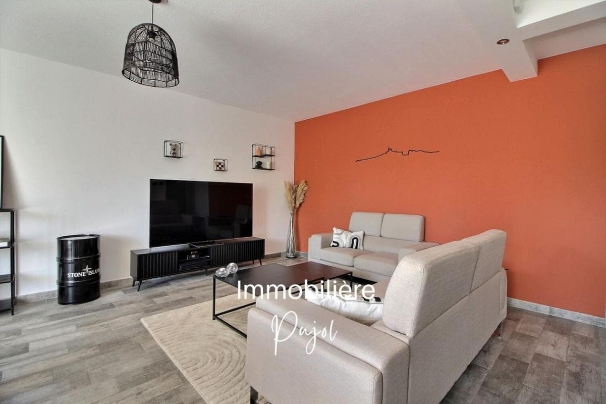 Le Redon 13009  -  grand T2 meublé et climatisé avec terrasse – photo 3