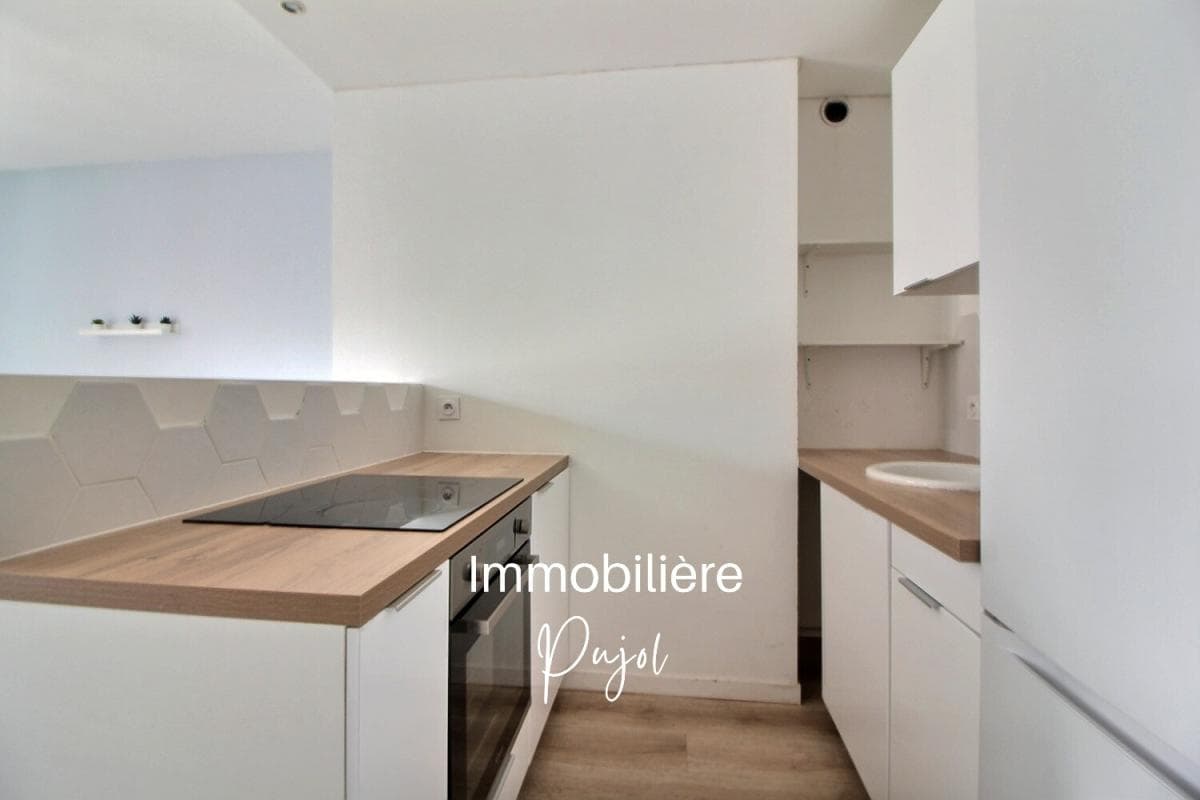 Blancarde 13004 - Type 2 meublé avec balcon au calme sur arrière – photo 3