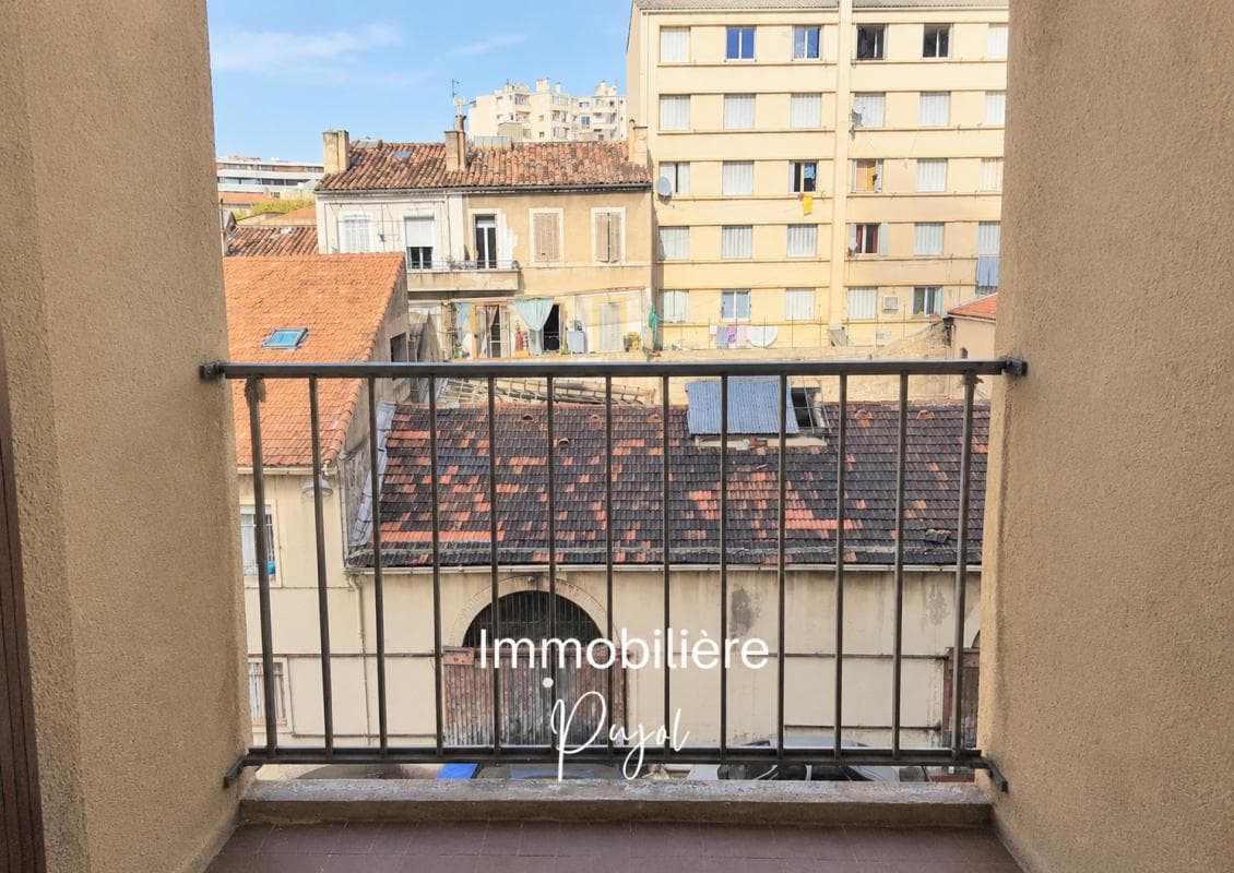 La Joliette - Type 1 lumineux, meublé et renové avec balcon – photo 4