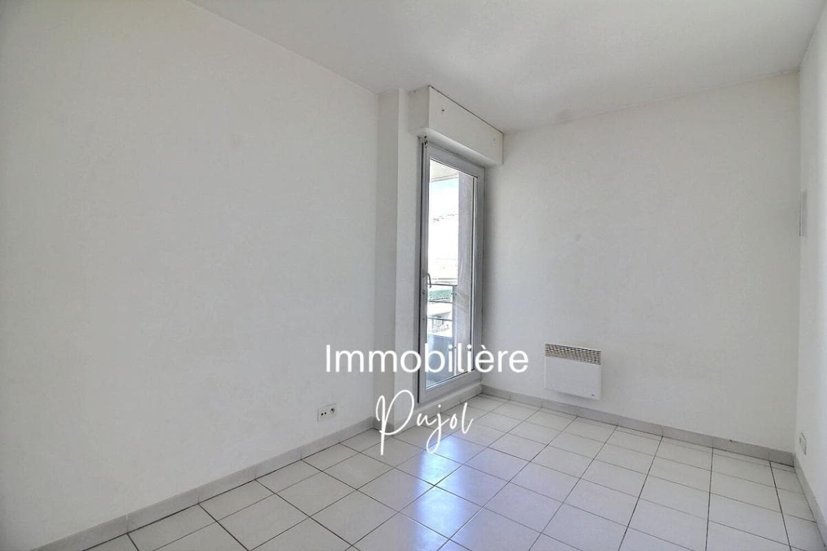 Castellane 13006 - Type 2 avec balcon et parking privatif – photo 3