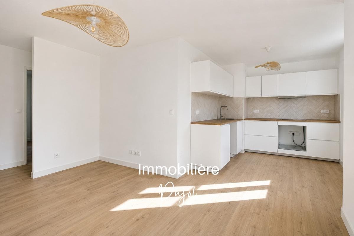 Castellane/Cantini - 13006 - Appartement T3 climatisé avec cave et balcon – photo 2
