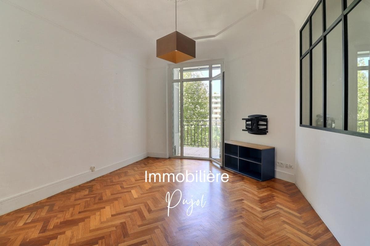 Périer 13008 - Grand T3 lumineux avec terrasse – photo 1