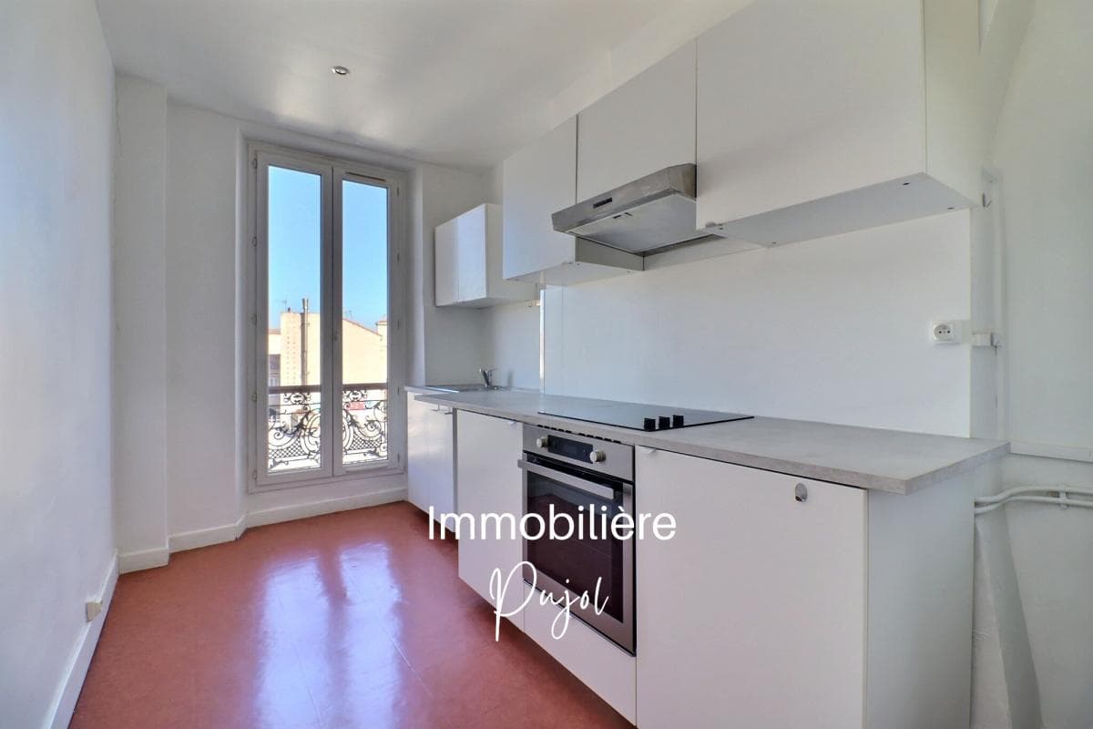 Palais de Justice / Préfecture  13006  : Appartement type 2 traversant et lumineux – photo 8