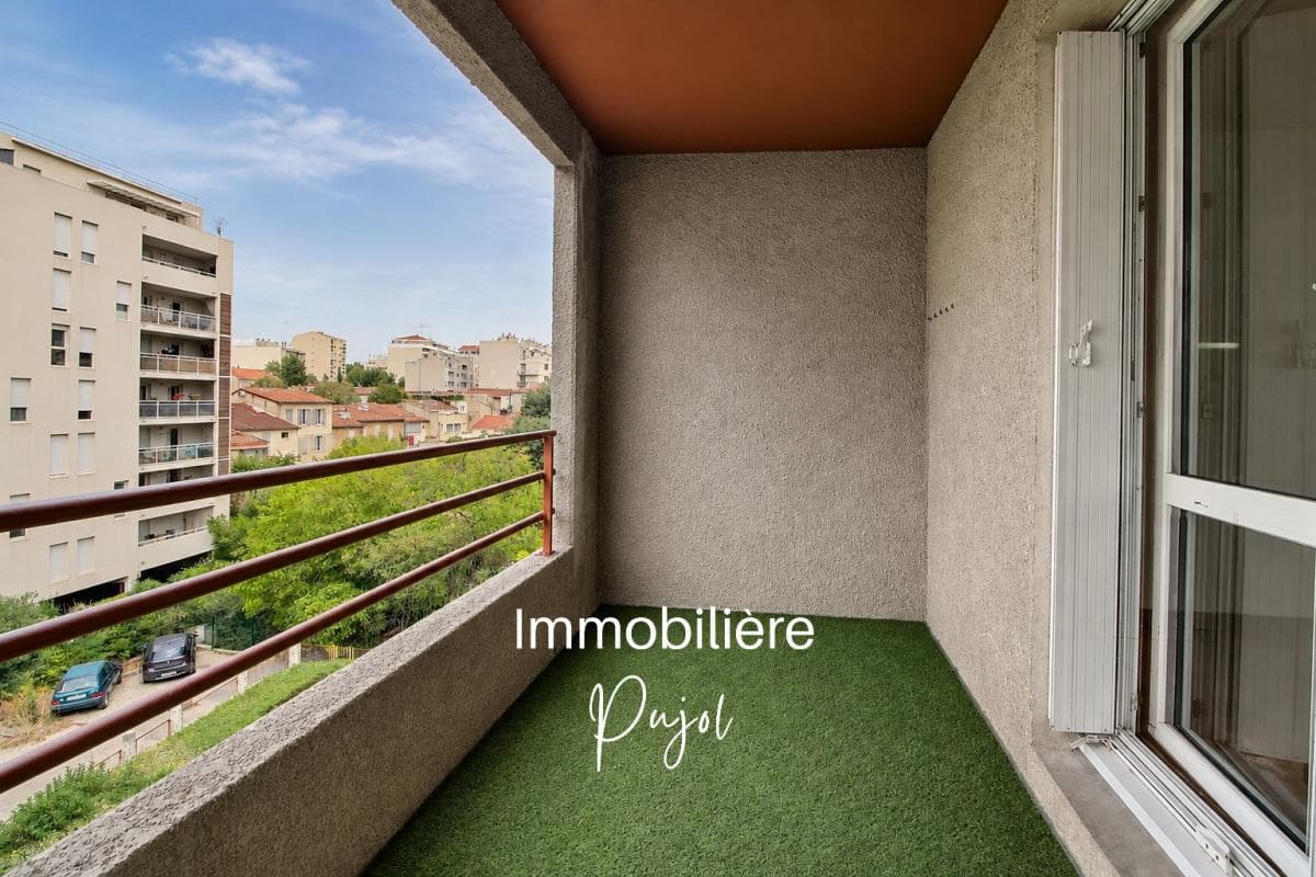 La Timone 13010 - T3 traversant avec terrasse, balcon et place de parking – photo 7