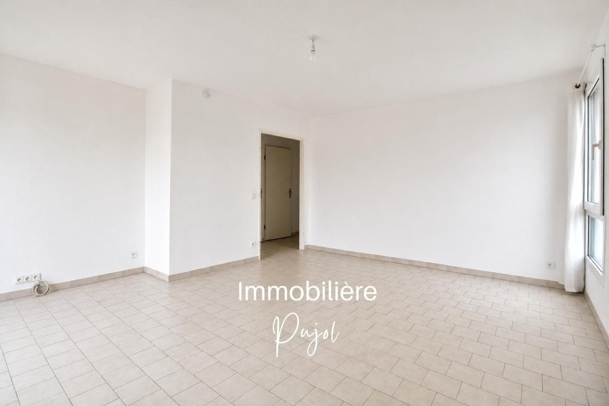 La Timone 13010 - T3 traversant avec terrasse, balcon et place de parking – photo 4
