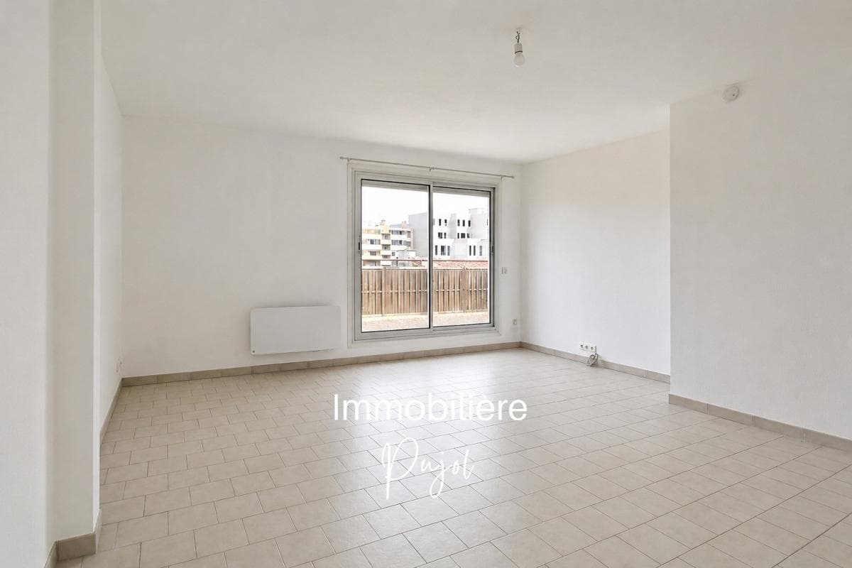 La Timone 13010 - T3 traversant avec terrasse, balcon et place de parking – photo 3