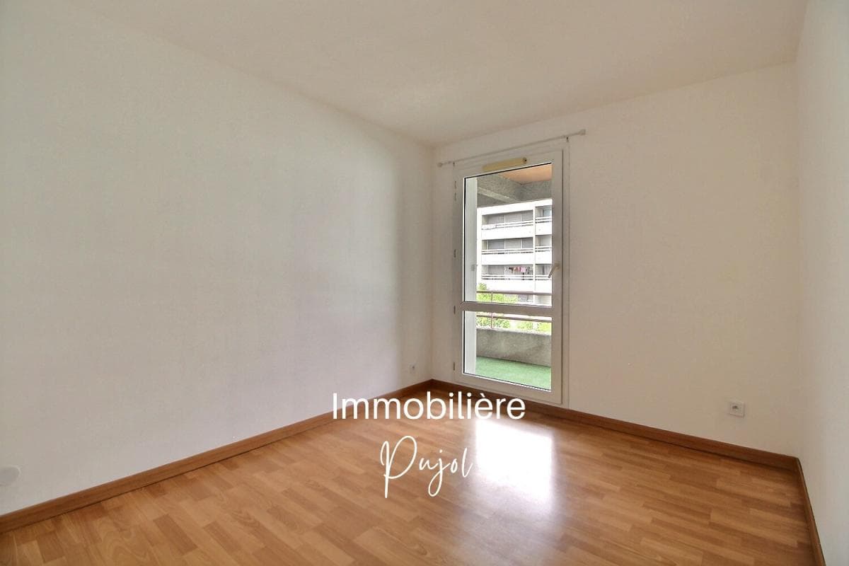 La Timone 13010 - T3 traversant avec terrasse, balcon et place de parking – photo 6