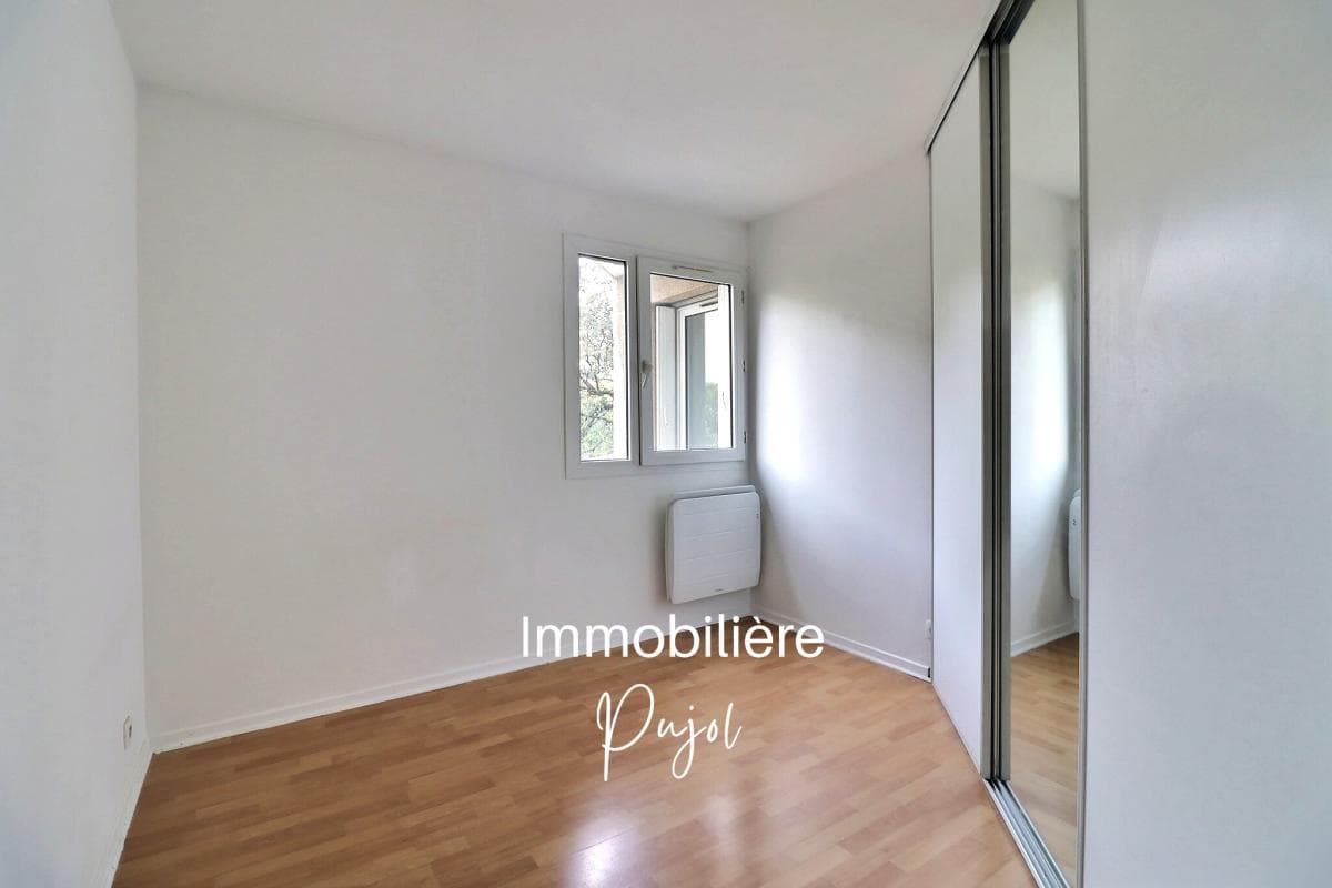Vauban 13006 - T4 traversant avec loggia et garage, coeur village – photo 6