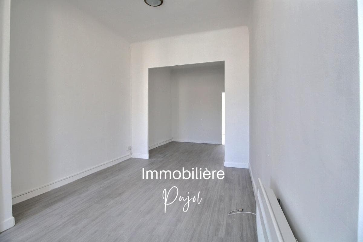 Baille / Conception 13005 - T3 traversant  dans un immeuble marseillais – photo 4