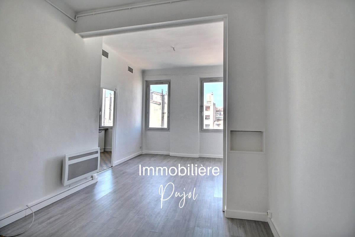 Baille / Conception 13005 - T3 traversant  dans un immeuble marseillais – photo 2